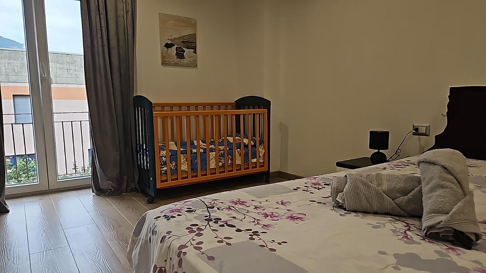 Il Cortiletto 2 Apartments Калолциокорте Екстериор снимка
